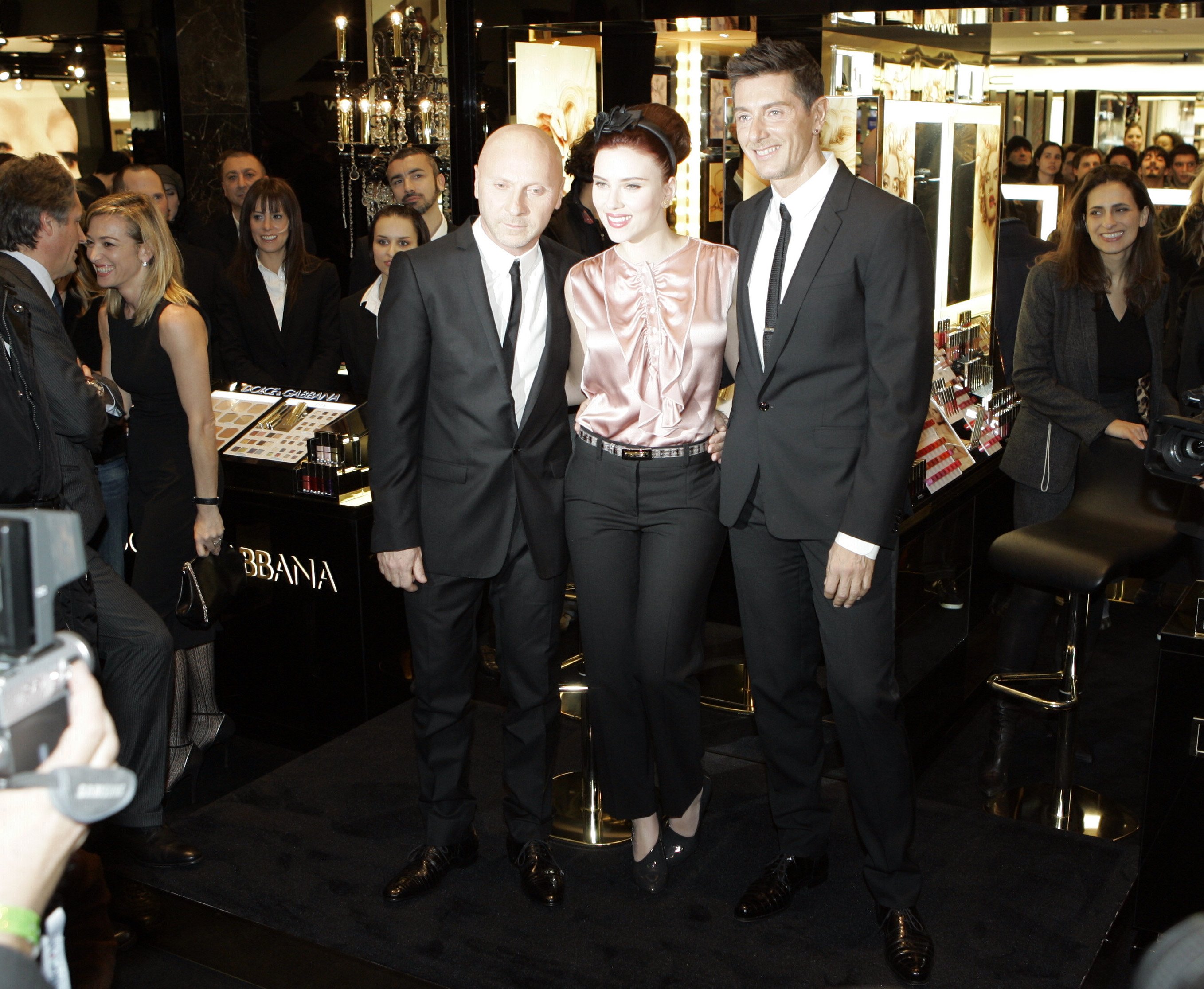 47907_Scarlett_Johansson_during_a_promotional_event_to_launch_Dolce_and_Gabbana-2_122_498lo