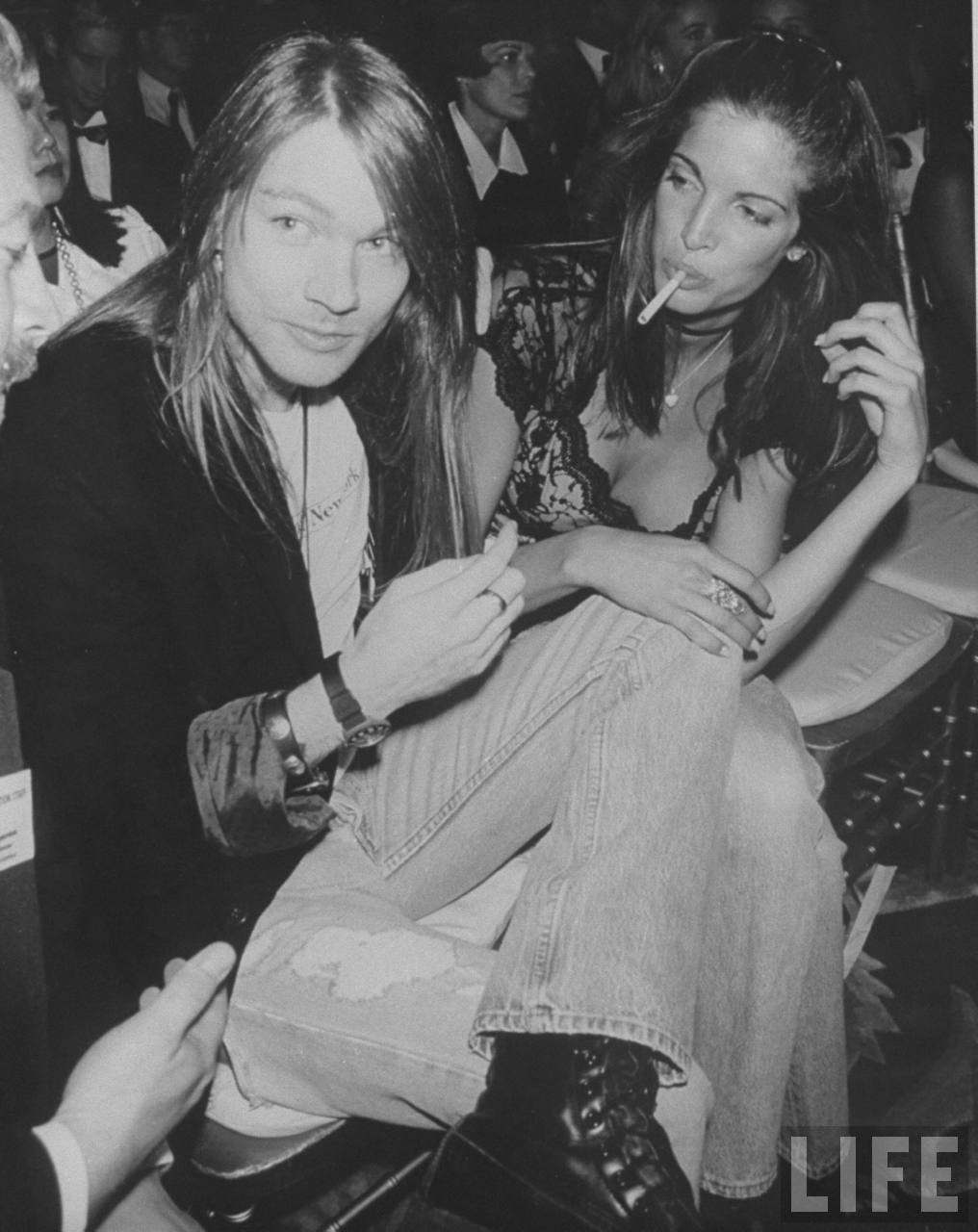 AXL ROSE AND STEPHANIE SEYMOUR