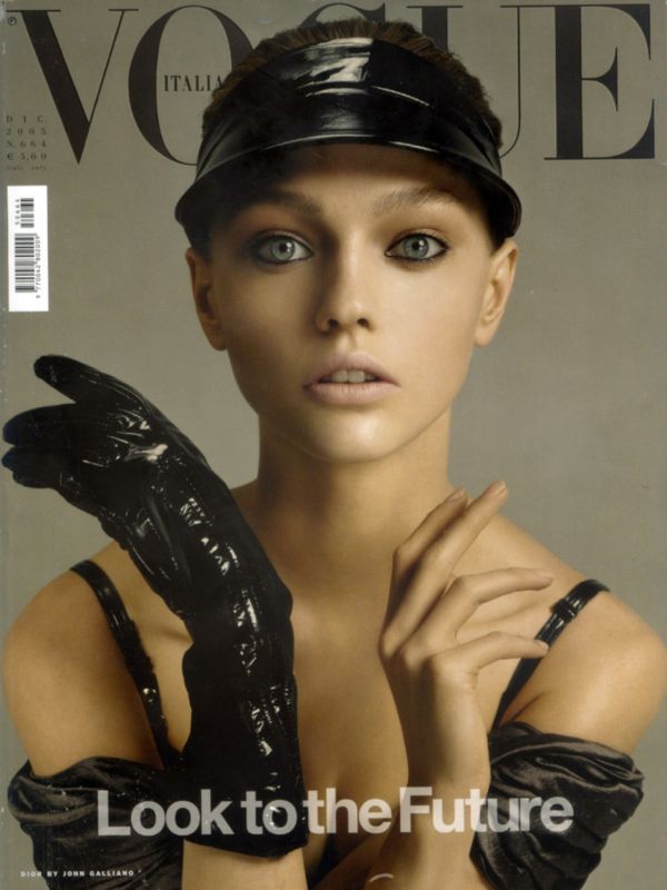 By-Steven-Meisel-for-Vogue-Italia-December-2005-768x1024