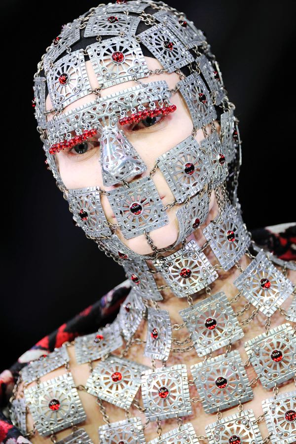 Alexander McQueen: when nightmare becomes art | AFFASHIONATE.COM