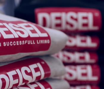 E i jeans Diesel diventano Deisel…